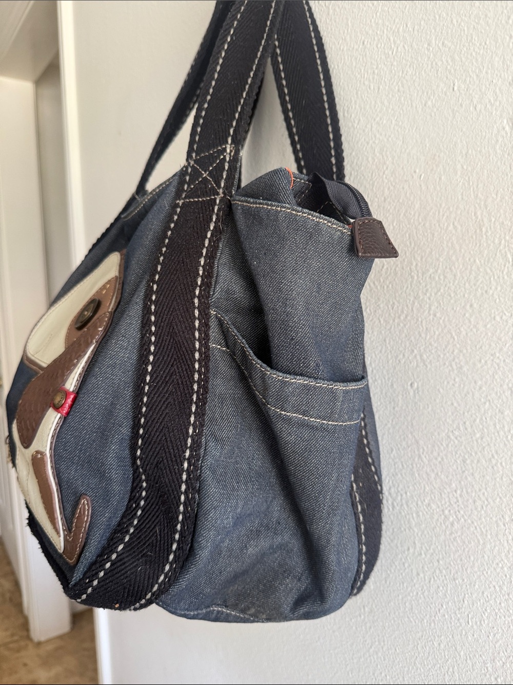 Chala denim Tote Bag with Dog Appliqué in Black and Cream - Picture 3 of 6